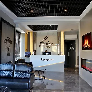 Hotel Fly And Airport ***